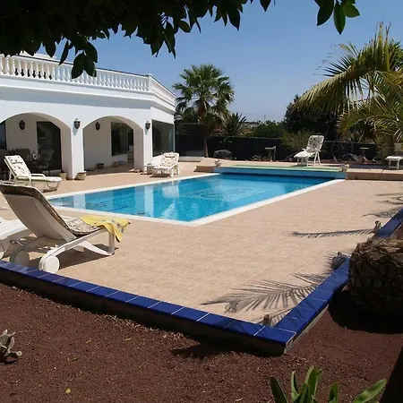 In Sleeps 8 Includes Swimming Pool And Air Con 6 Villa *