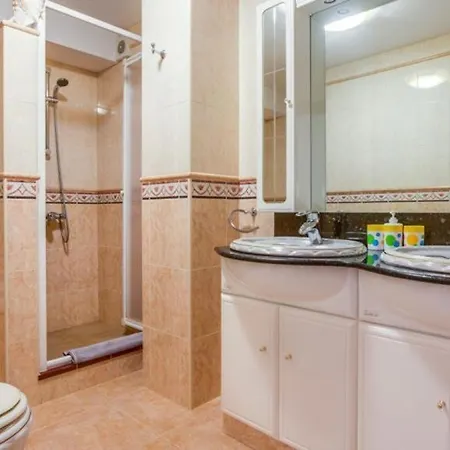 In Sleeps 8 Includes Swimming Pool And Air Con 6 *