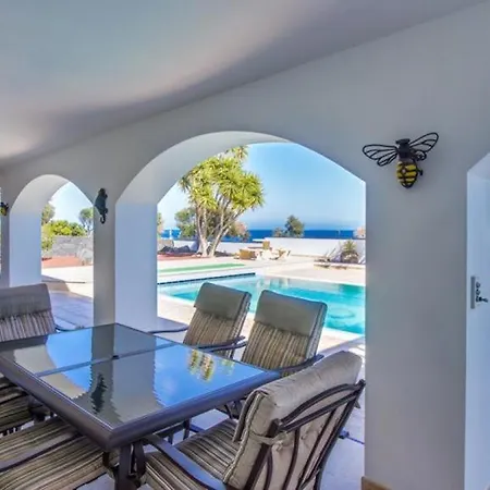 In Sleeps 8 Includes Swimming Pool And Air Con 6 Villa