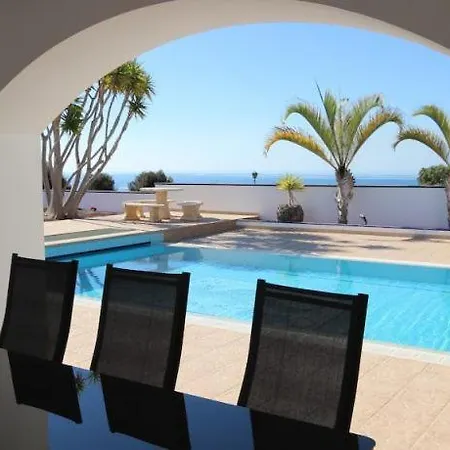 In Sleeps 8 Includes Swimming Pool And Air Con 6 Villa *